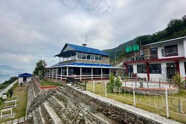 14 Miles Hotel And Restaurant