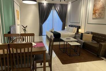 هتل Chamber Laboni Suite Kl