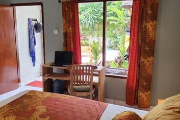 هتل آپارتمان Oasis Poolside Room