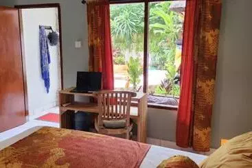 Aparthotel Oasis Poolside Room