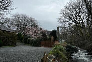 Apart Hotel Old Mill Retreat, By River/sea/country Nr Barmouth Dogs