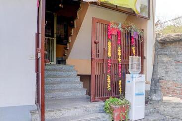 Hotell Oyo 822174 Sansaar