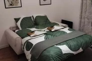 Majatalo Chambre Verte Proche De Stade De France