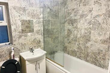 Majatalo Double Bed Room For Couple Tidy Room Room 4