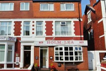 Bed and Breakfast Holm Lea Halal Hotel & Minicinema