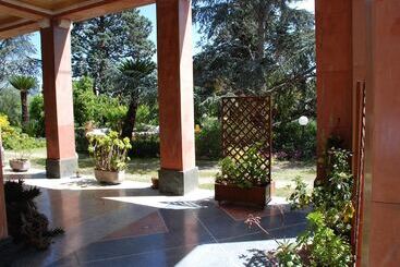 Отель Villarancia