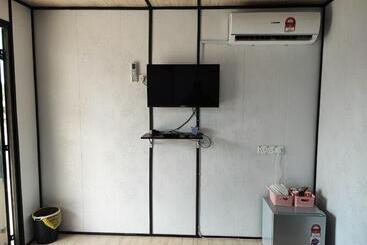 Schronisko Padang Besar Rainbow Cabin Homestay