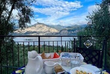 تختخواب و صبحانه Bb Kasa Katia