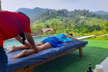 リゾートホテル The Hill