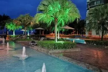 アパートホテル Timurbay Seafront Residence