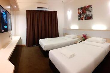 Hotel Serdang Lake View Resort