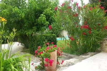 ベッドアンドブレックファースト La Mordorée