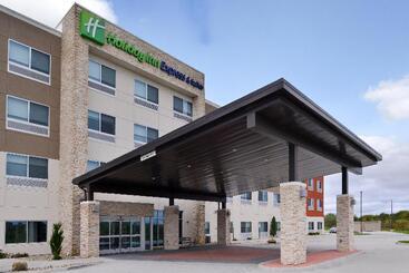 Hotelli Holiday Inn Express & Suites   Kansas City   Lee S Summit, An Ihg