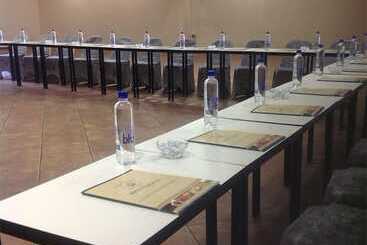 פנסיון Batter Boys Guest House