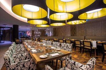 בית מלון כפרי Park Inn By Radisson Libreville