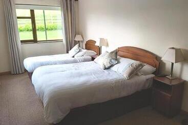 Retkeilymaja Valley Lodge Room Only Guest House