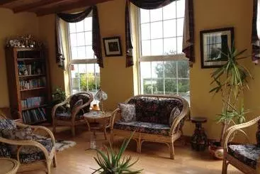 Bed and Breakfast Admiralty House