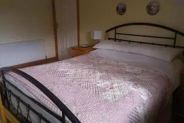 Ethan House B&b