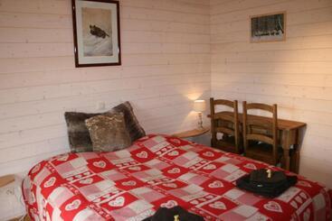 住宿加早餐  Chambres D'hôtes Les Trappeurs Silence & Nature