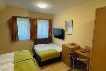 Highway   Bed & Breakfast