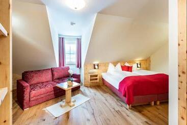 ホテル Grizzly Sport & Motorrad Resort