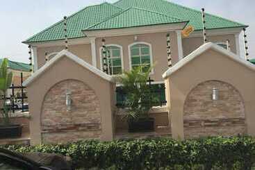 B S Hive Hotel & Suites