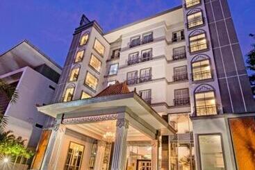 호텔 Grand Serela Yogyakarta