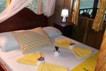 Bed and Breakfast Sun Creek Lodge