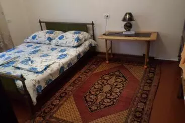 تختخواب و صبحانه Spandaryan House