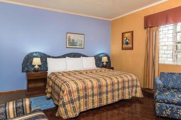 Country Home Villa Bed & Breakfast