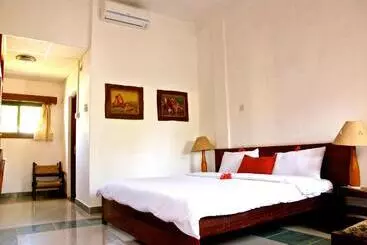 Hotelli Galu Inn