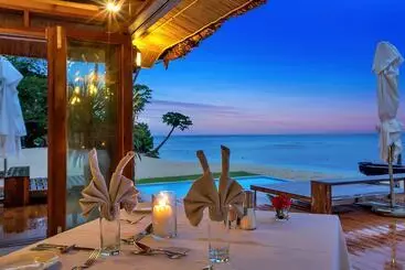 Tides Reach Resort