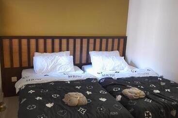 Apart Hotel 8pax Gold Coast Morib Resort Banting Sepang Klia Tanjung Sepat Ebaa