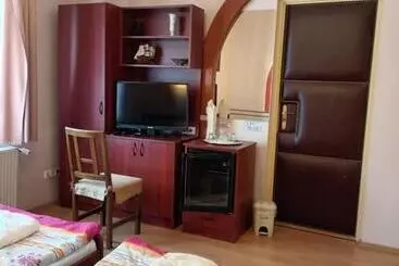 تختخواب و صبحانه Pilóta Panzió