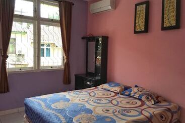 호텔 Cendana Mulia Hostel Bogor