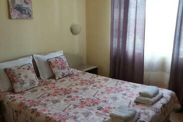 Hotel Guest Rooms Flirt