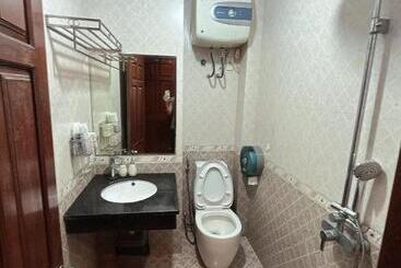 هتل Khách Sạn Nam Sơn