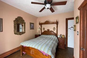 膳宿费 The Red Star B