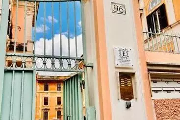 هتل آپارتمان Eccelso Suites