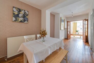 Residenza Remarkable 3 Bed House In Middleton Manchester