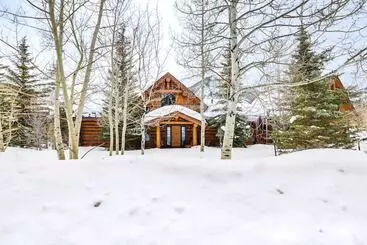 کلبه Spacious Frisco Home W/ Hot Tub & Mountain Views!