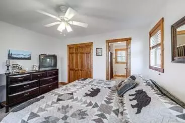 Mökkimajoitus 1 Mi To Beech Mtn Ski Resort: Cabin W/ Fire Pit