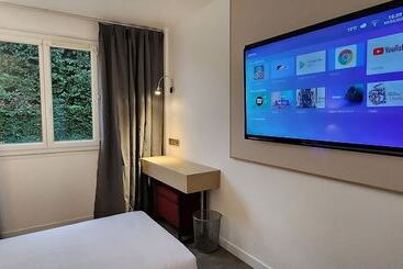 Отель Anaïs Hôtel Bourges Nord Saint Doulchard