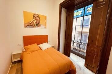 پانسیون Banana Gay House   Only Men