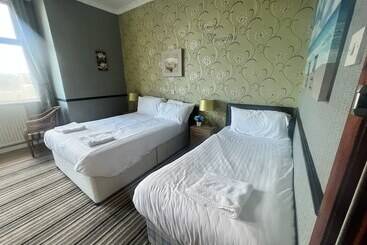 膳宿费 The Holmlea