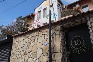 10 Coins Hostel