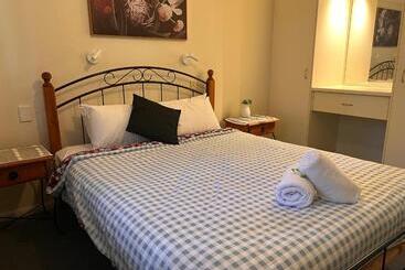 Retkeilymaja Colonial Village Resort