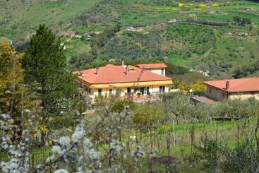 تختخواب و صبحانه Villa Della Mimosa