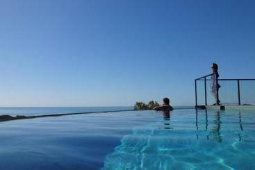 민박 Warrawong Lodge