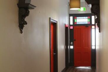 Haus Accommodation   Hostel